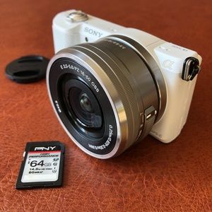 [MINT CONDITION] Sony Alpha A5100 Mirrorless Digital Camera White - Used Once